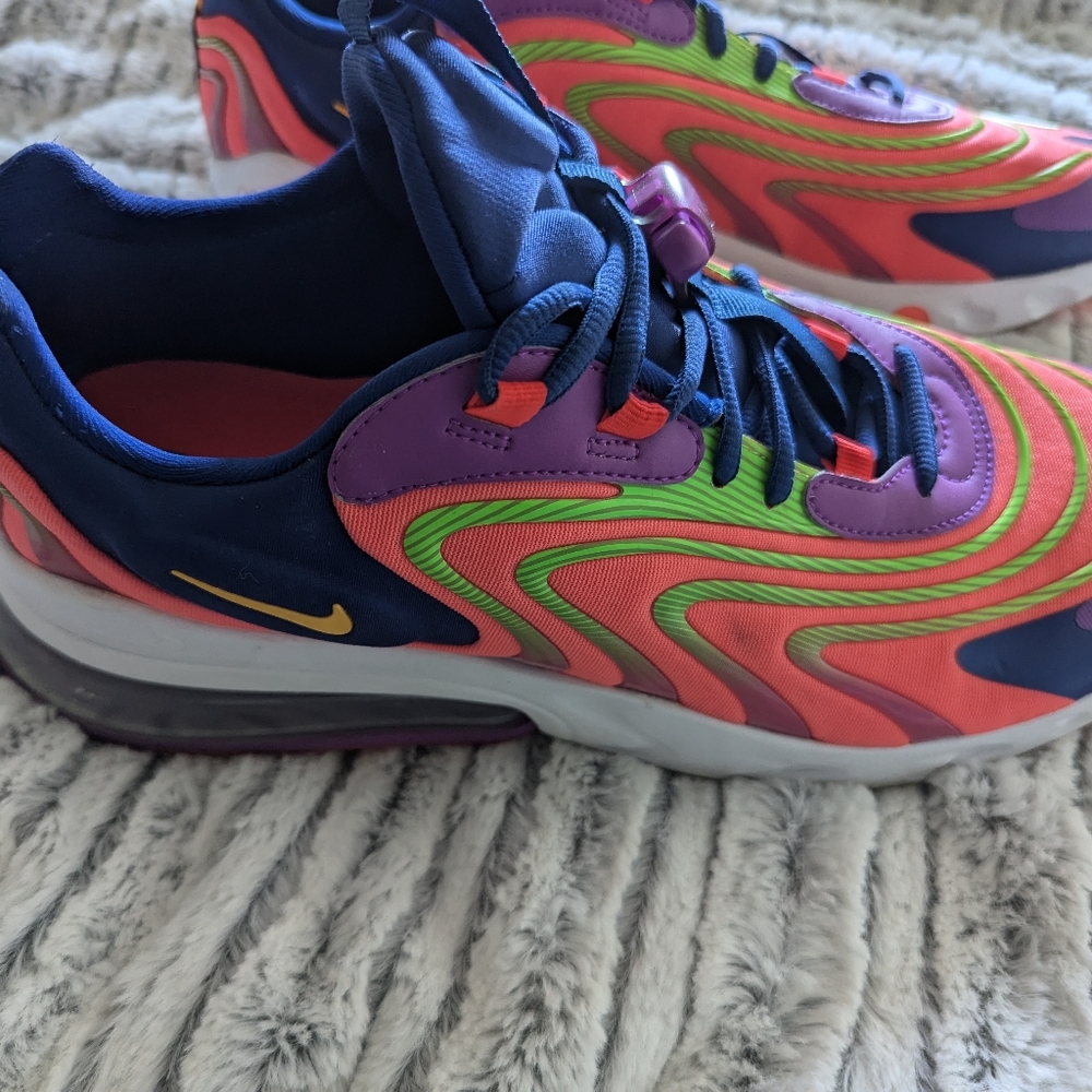 Nike Air Maxes - Picture 2 of 15